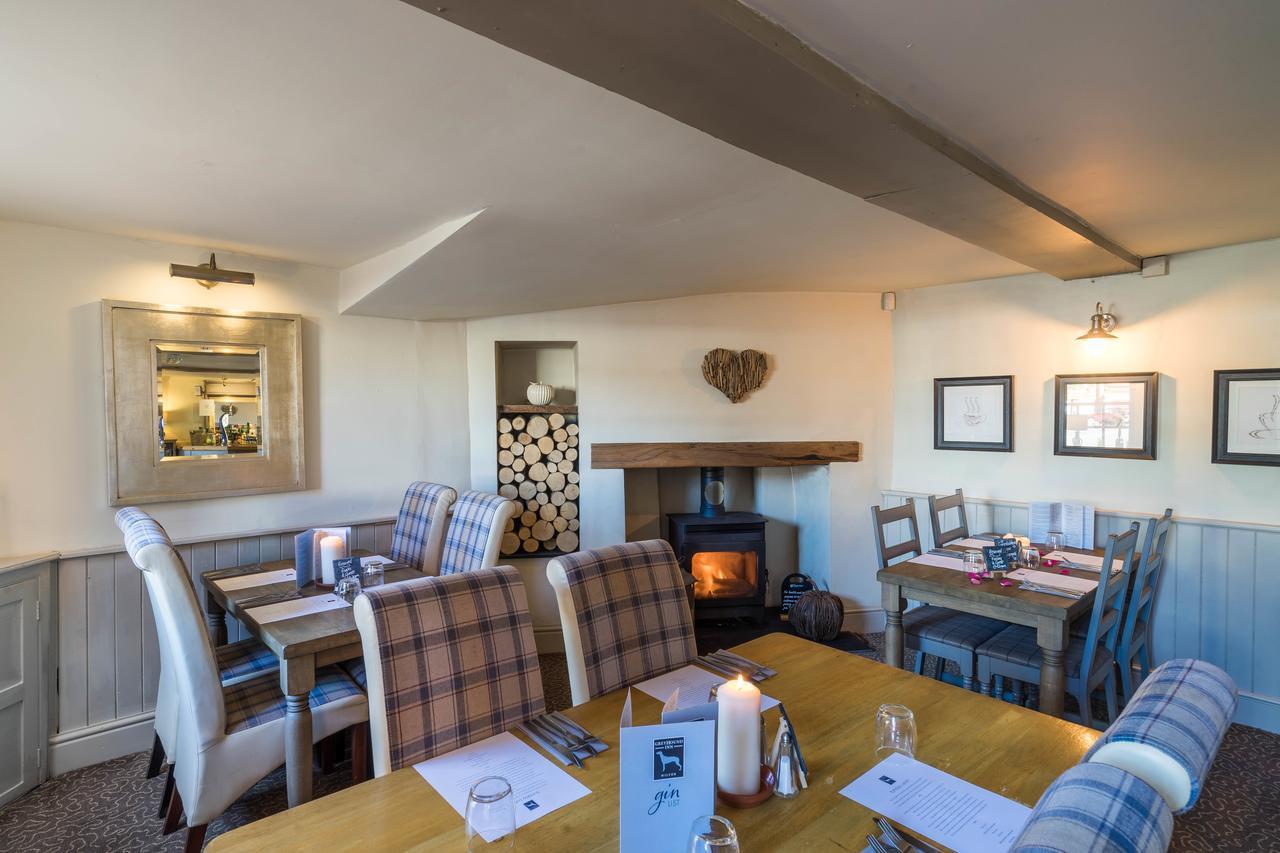 Greyhound Inn Wilton Wilton  Exterior photo